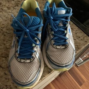 Brooks adrenaline